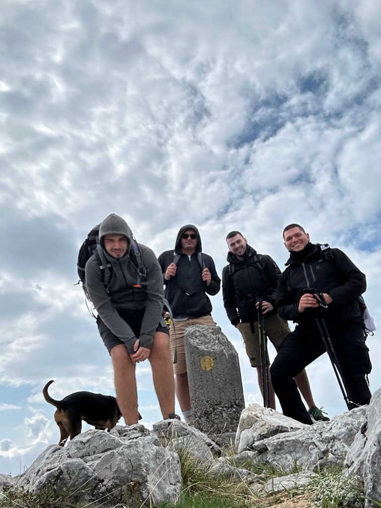 Σχετικά με Εμάς